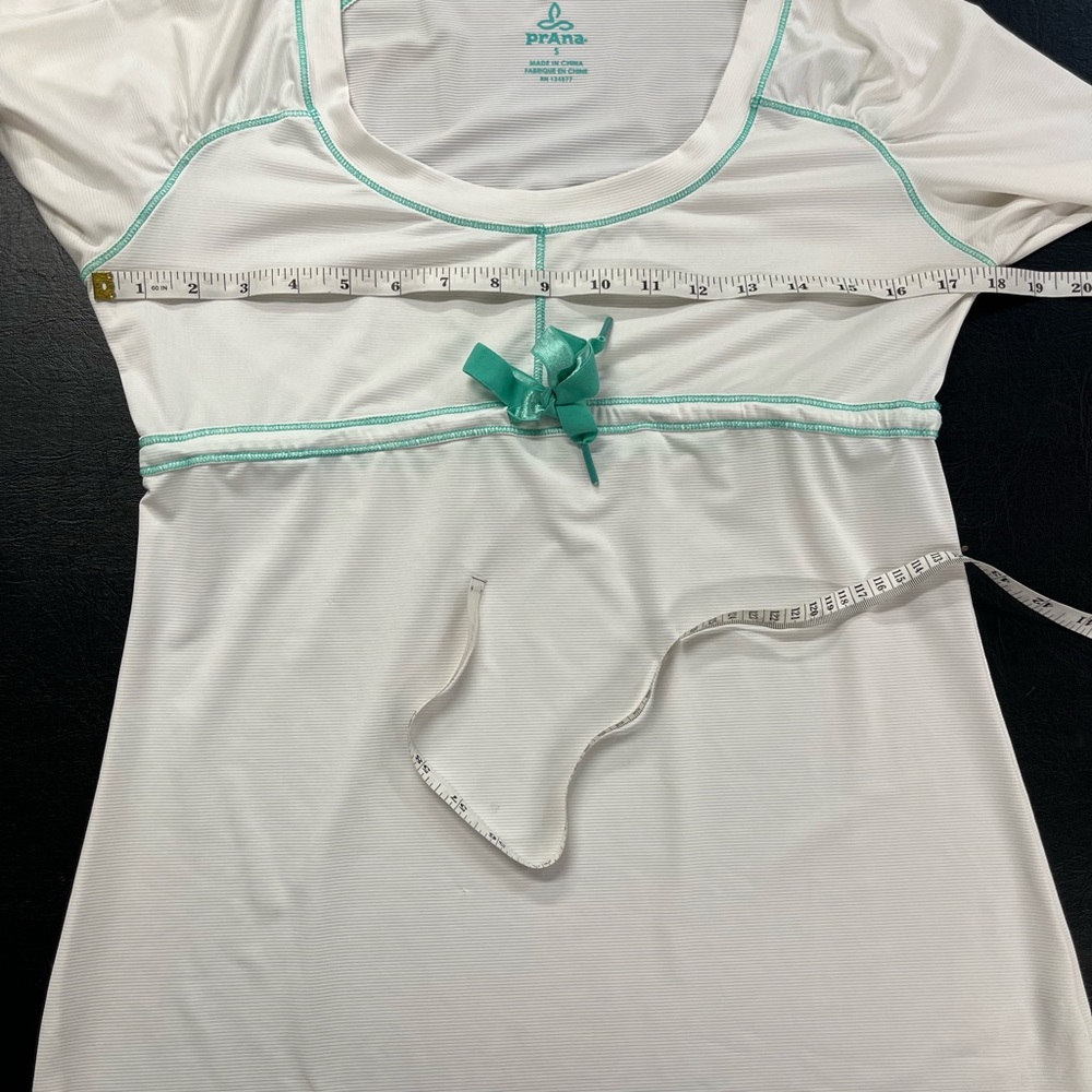 PrAna top size small - Picture 7 of 8
